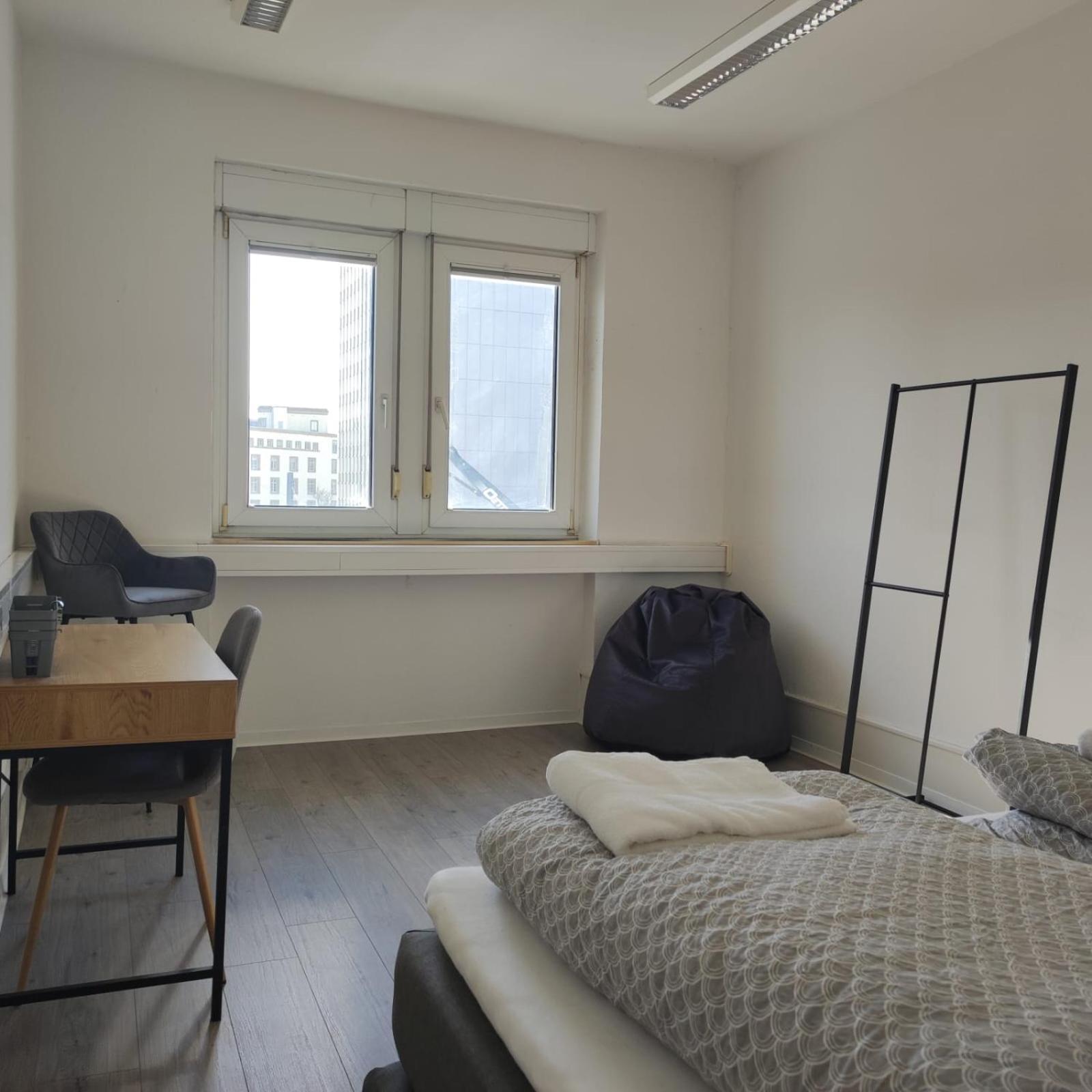 Simplex Apartments Am Ettlinger Tor Spacious คาร์ลสรูเฮอ ภายนอก รูปภาพ