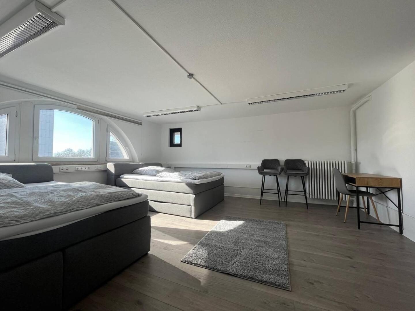 Simplex Apartments Am Ettlinger Tor Spacious คาร์ลสรูเฮอ ภายนอก รูปภาพ