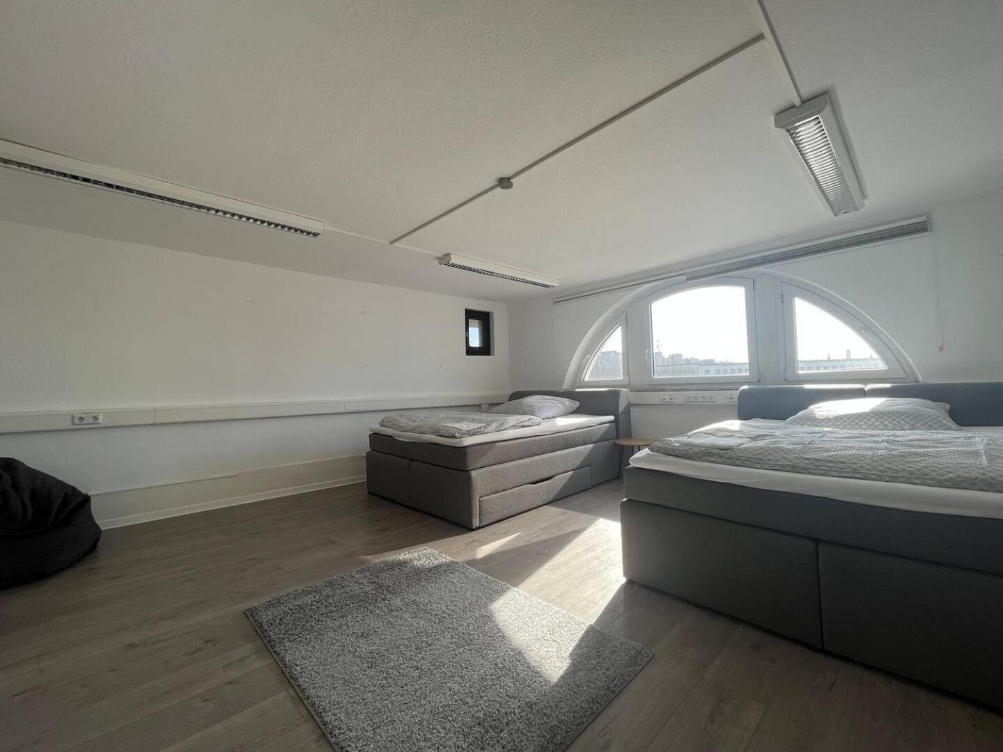 Simplex Apartments Am Ettlinger Tor Spacious คาร์ลสรูเฮอ ภายนอก รูปภาพ
