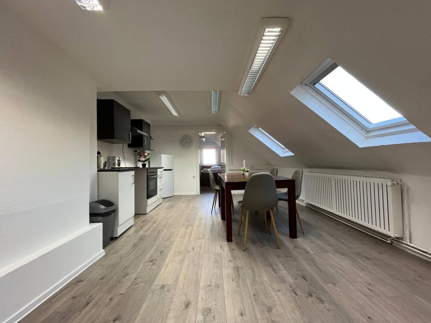 Simplex Apartments Am Ettlinger Tor Spacious คาร์ลสรูเฮอ ภายนอก รูปภาพ