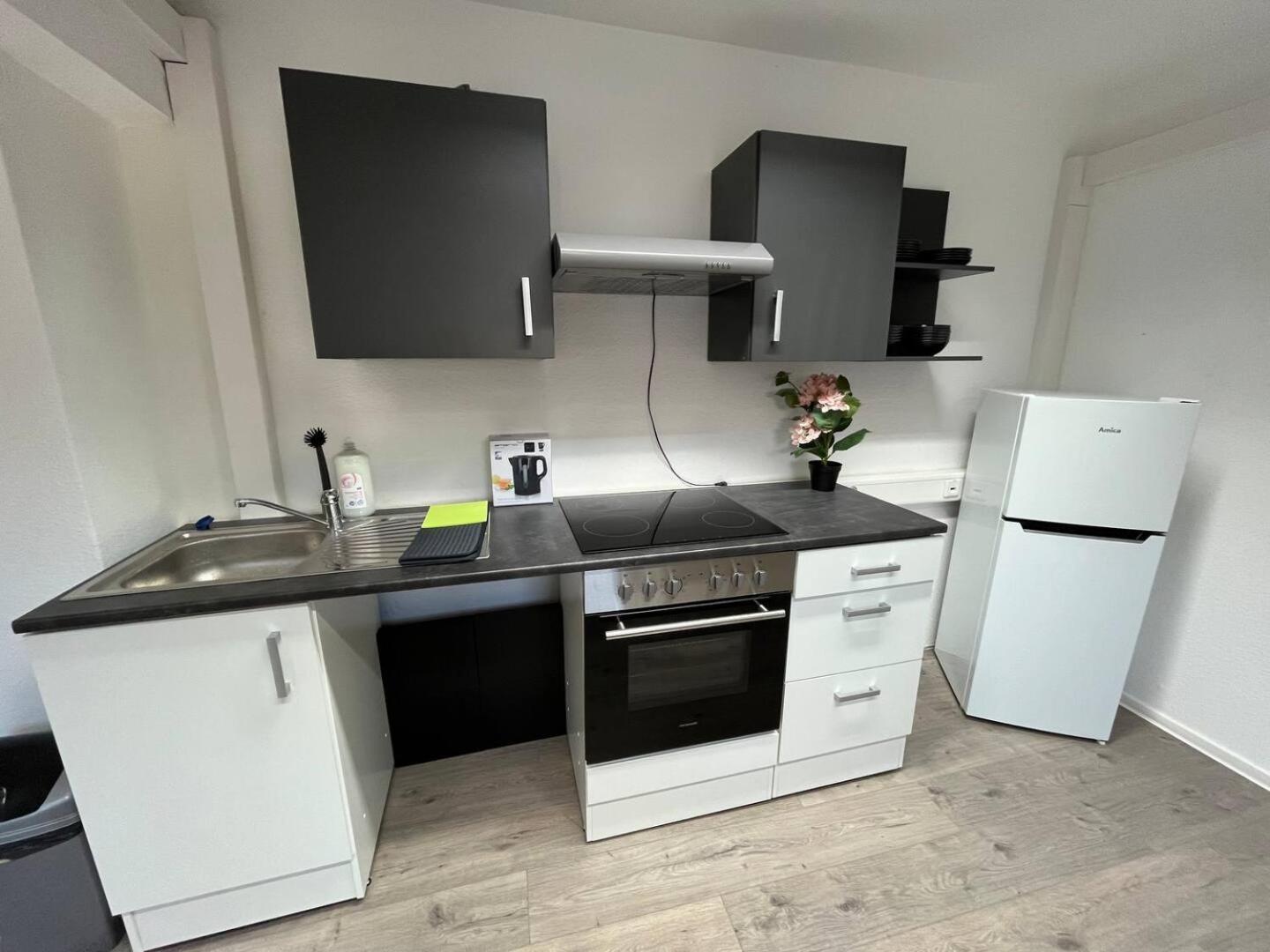 Simplex Apartments Am Ettlinger Tor Spacious คาร์ลสรูเฮอ ภายนอก รูปภาพ
