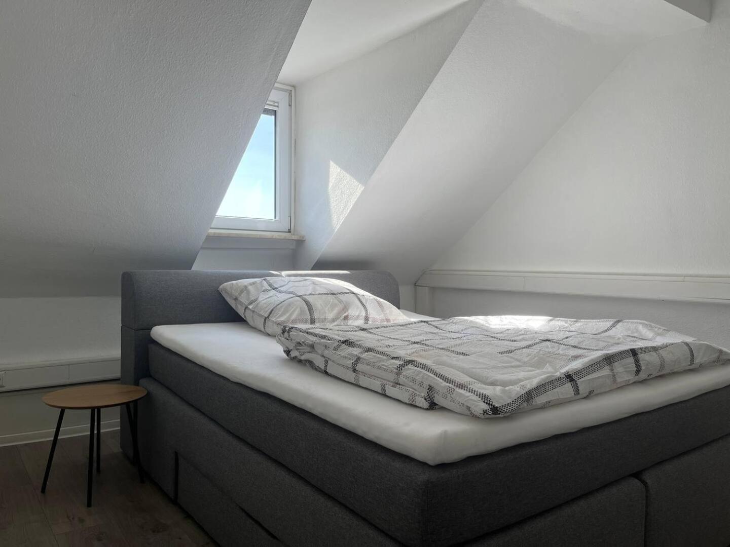 Simplex Apartments Am Ettlinger Tor Spacious คาร์ลสรูเฮอ ภายนอก รูปภาพ