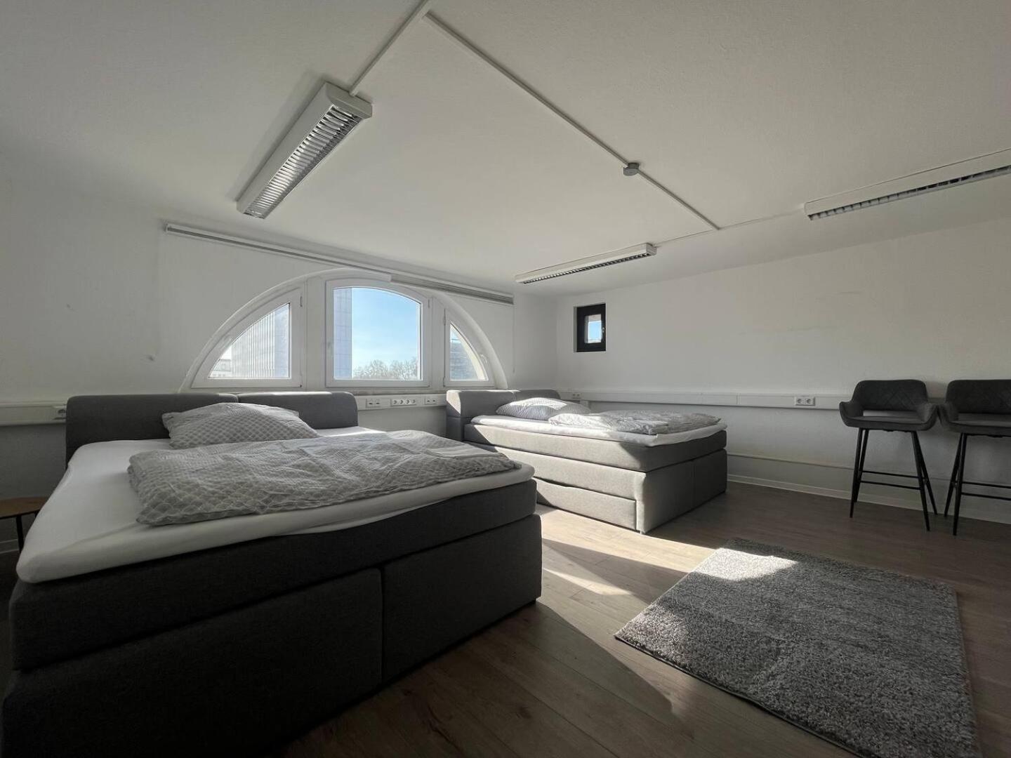 Simplex Apartments Am Ettlinger Tor Spacious คาร์ลสรูเฮอ ภายนอก รูปภาพ