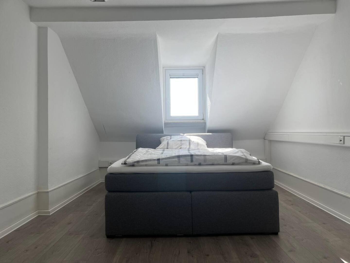 Simplex Apartments Am Ettlinger Tor Spacious คาร์ลสรูเฮอ ภายนอก รูปภาพ