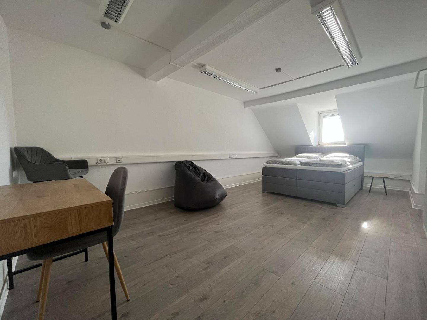 Simplex Apartments Am Ettlinger Tor Spacious คาร์ลสรูเฮอ ภายนอก รูปภาพ