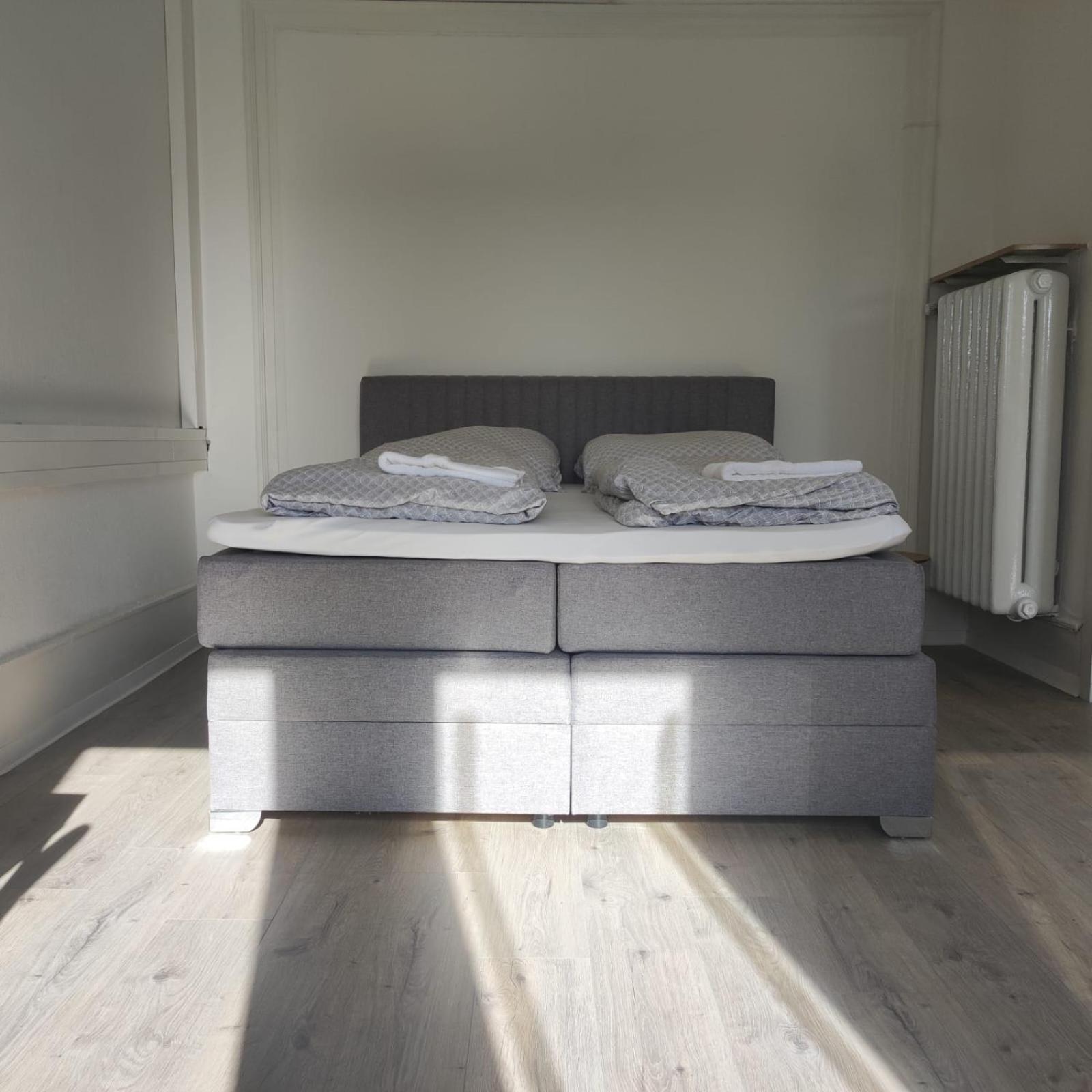 Simplex Apartments Am Ettlinger Tor Spacious คาร์ลสรูเฮอ ภายนอก รูปภาพ