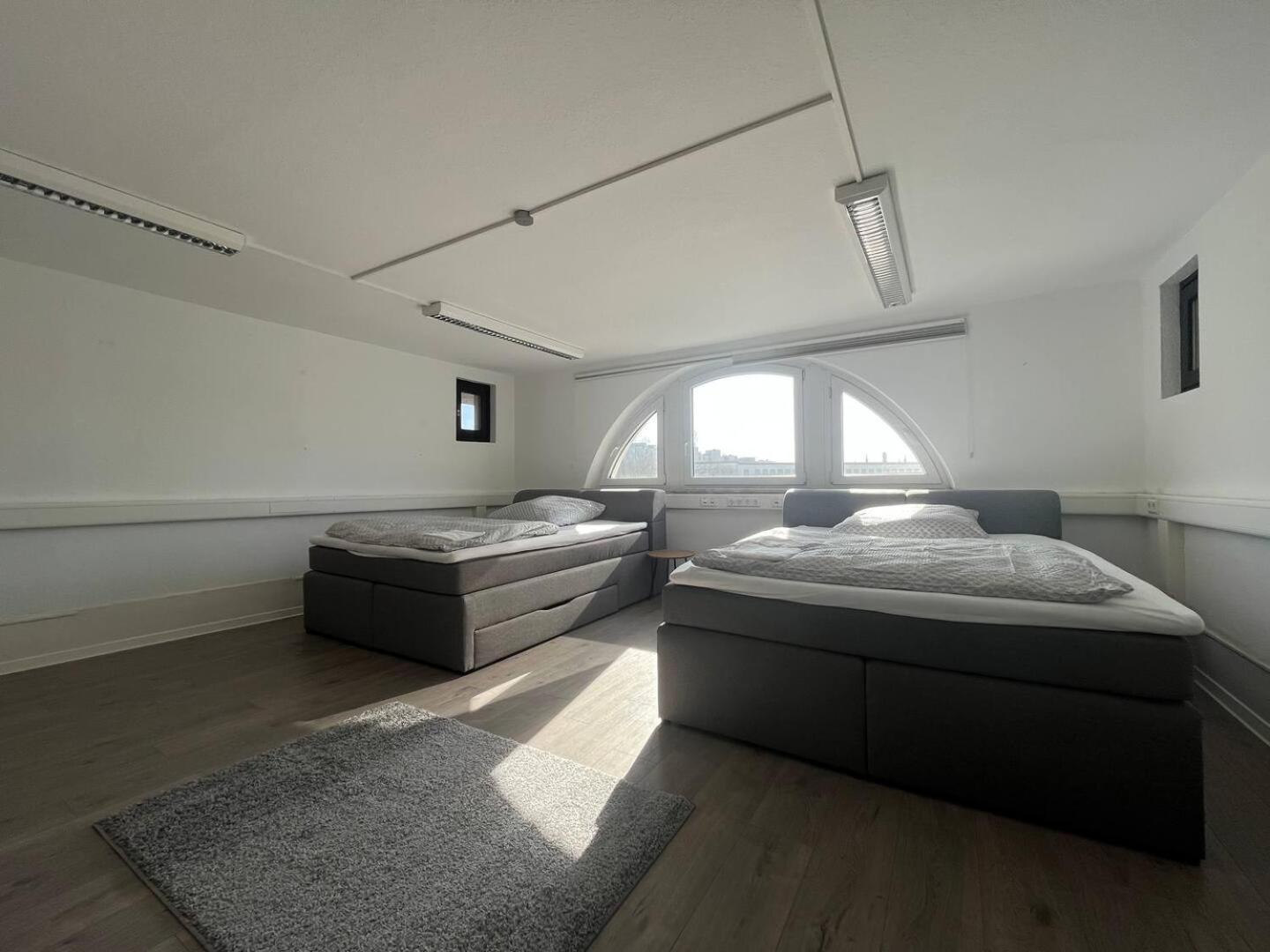 Simplex Apartments Am Ettlinger Tor Spacious คาร์ลสรูเฮอ ภายนอก รูปภาพ