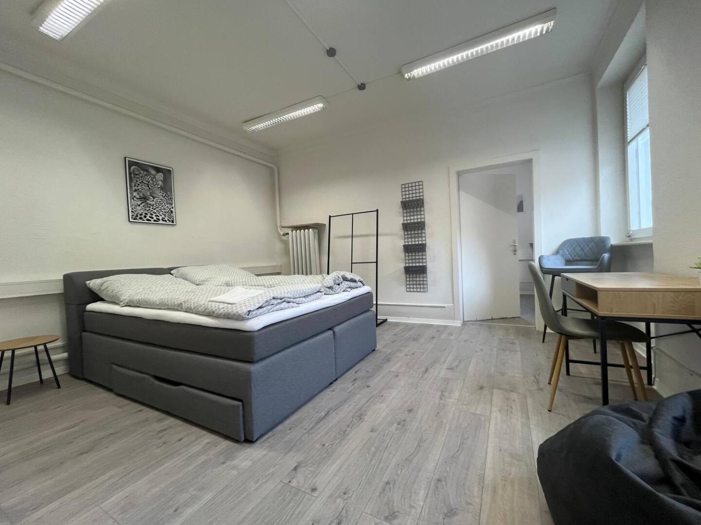 Simplex Apartments Am Ettlinger Tor Spacious คาร์ลสรูเฮอ ภายนอก รูปภาพ