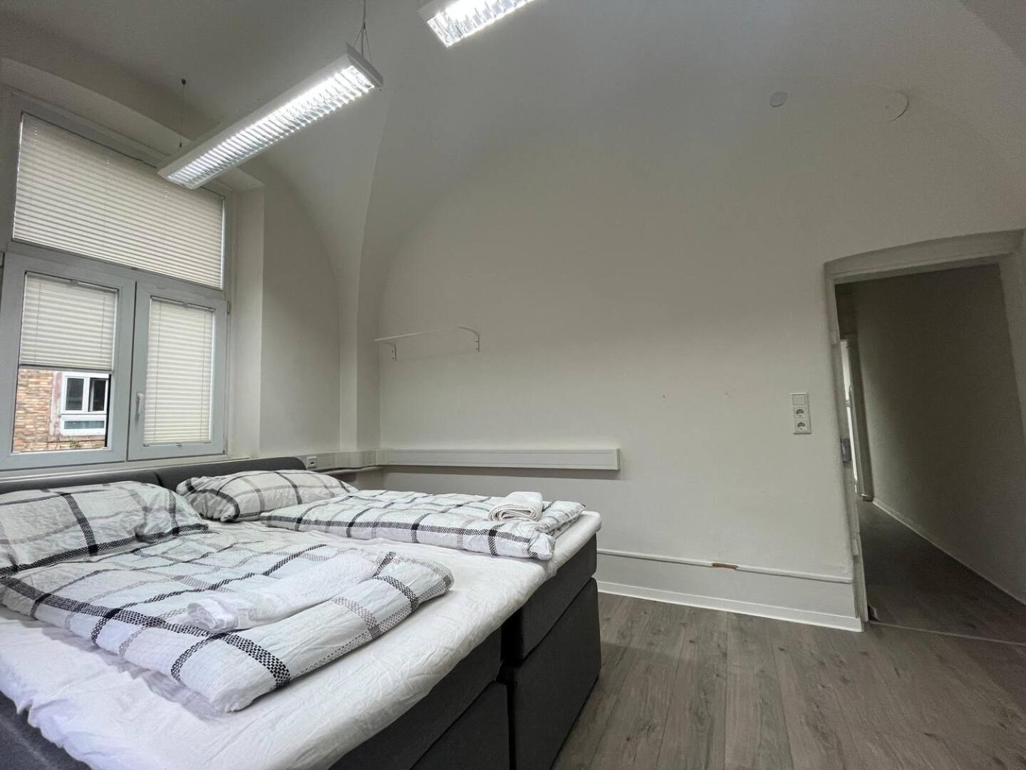 Simplex Apartments Am Ettlinger Tor Spacious คาร์ลสรูเฮอ ภายนอก รูปภาพ