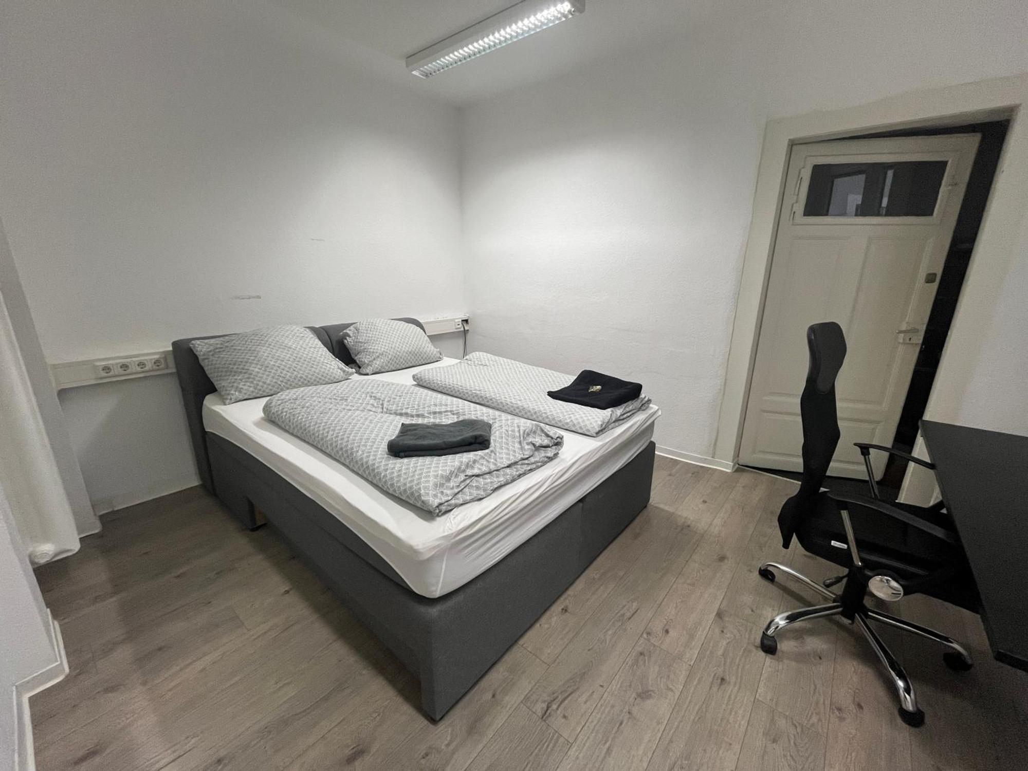 Simplex Apartments Am Ettlinger Tor Spacious คาร์ลสรูเฮอ ภายนอก รูปภาพ