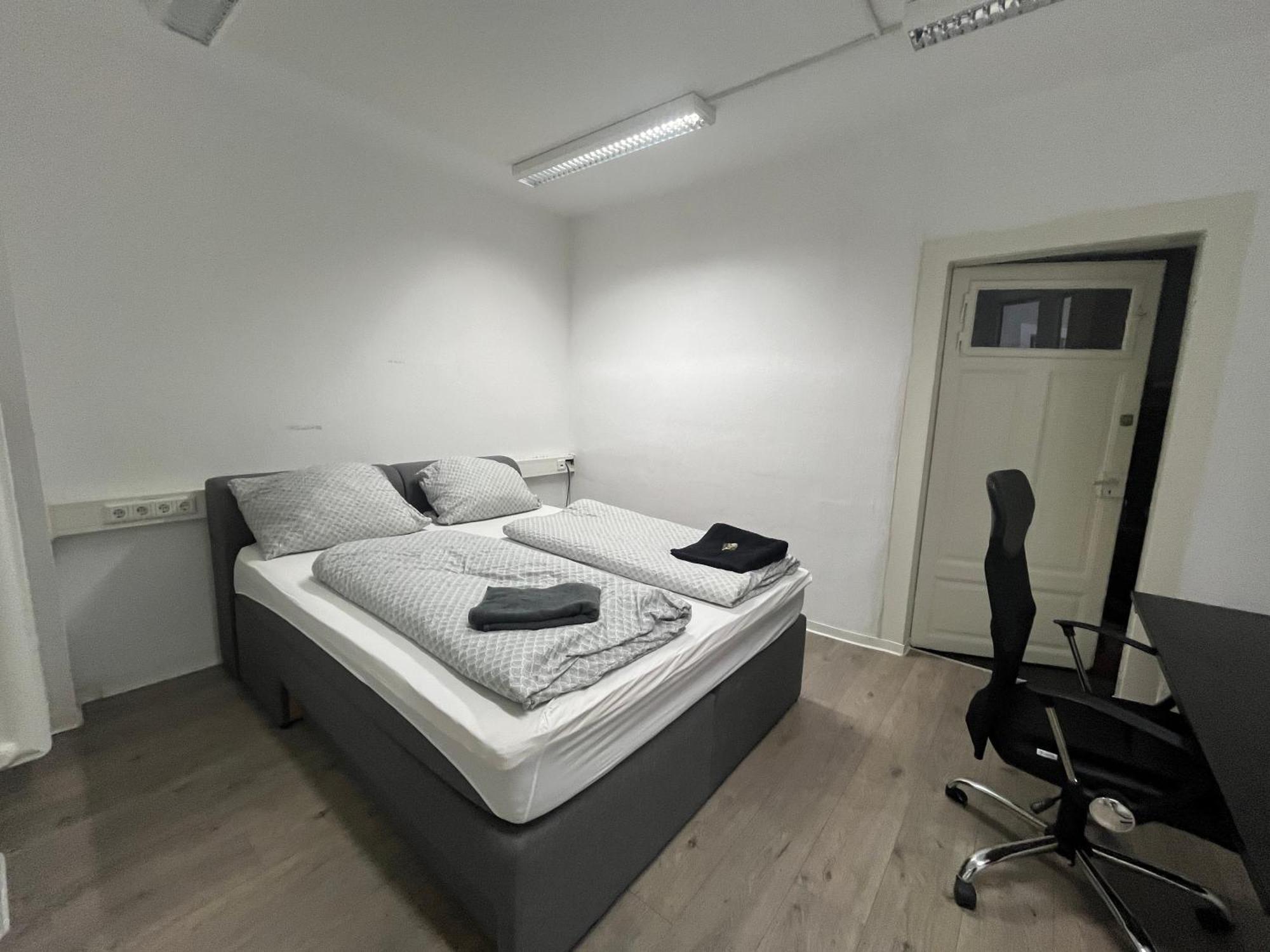 Simplex Apartments Am Ettlinger Tor Spacious คาร์ลสรูเฮอ ภายนอก รูปภาพ