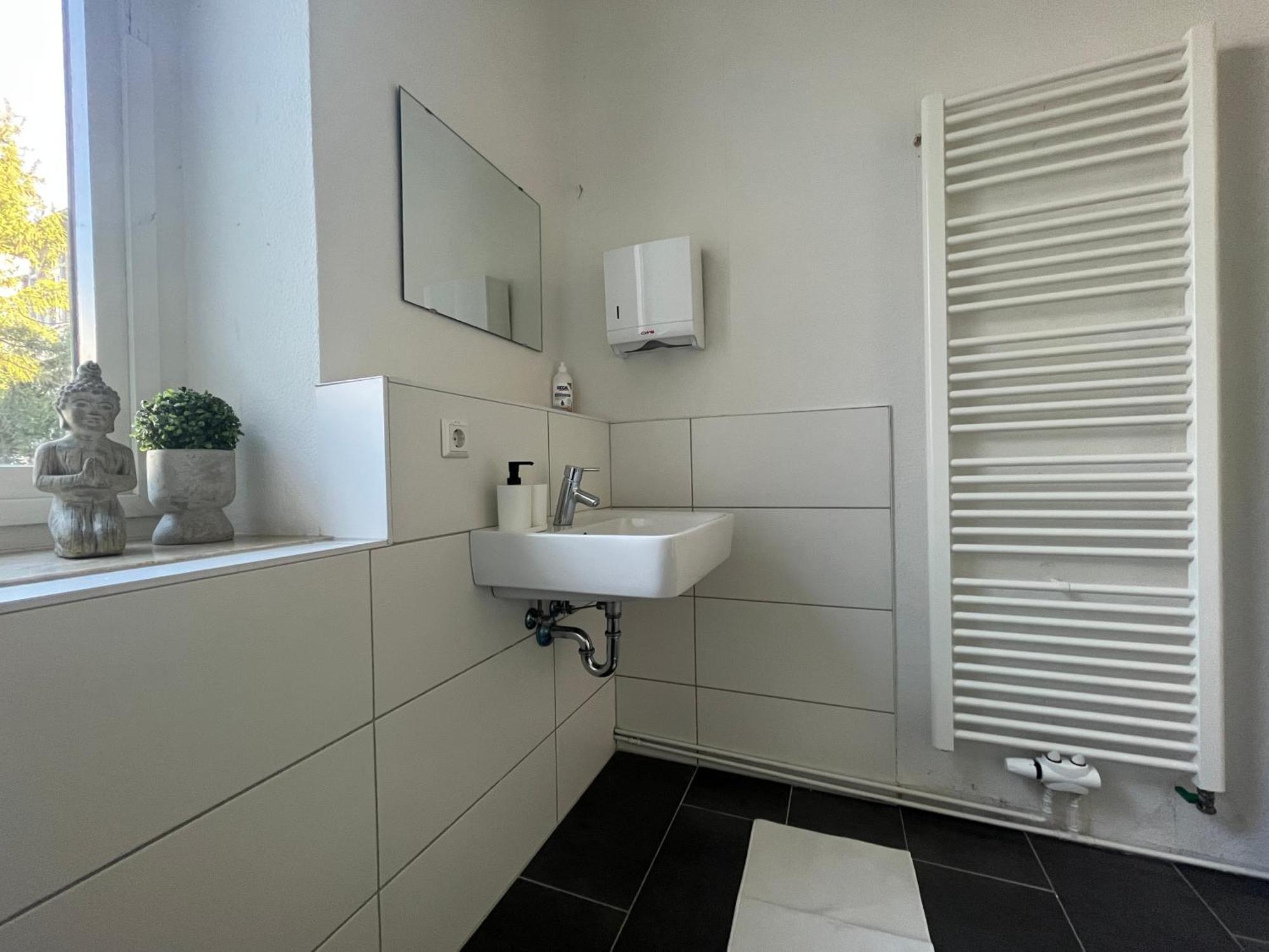 Simplex Apartments Am Ettlinger Tor Spacious คาร์ลสรูเฮอ ภายนอก รูปภาพ